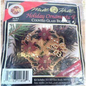 Mill Hill Holiday Ornaments V Counted Glass Bead Kit